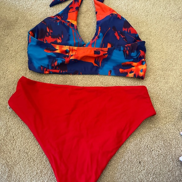 bikini - Picture 2 of 2